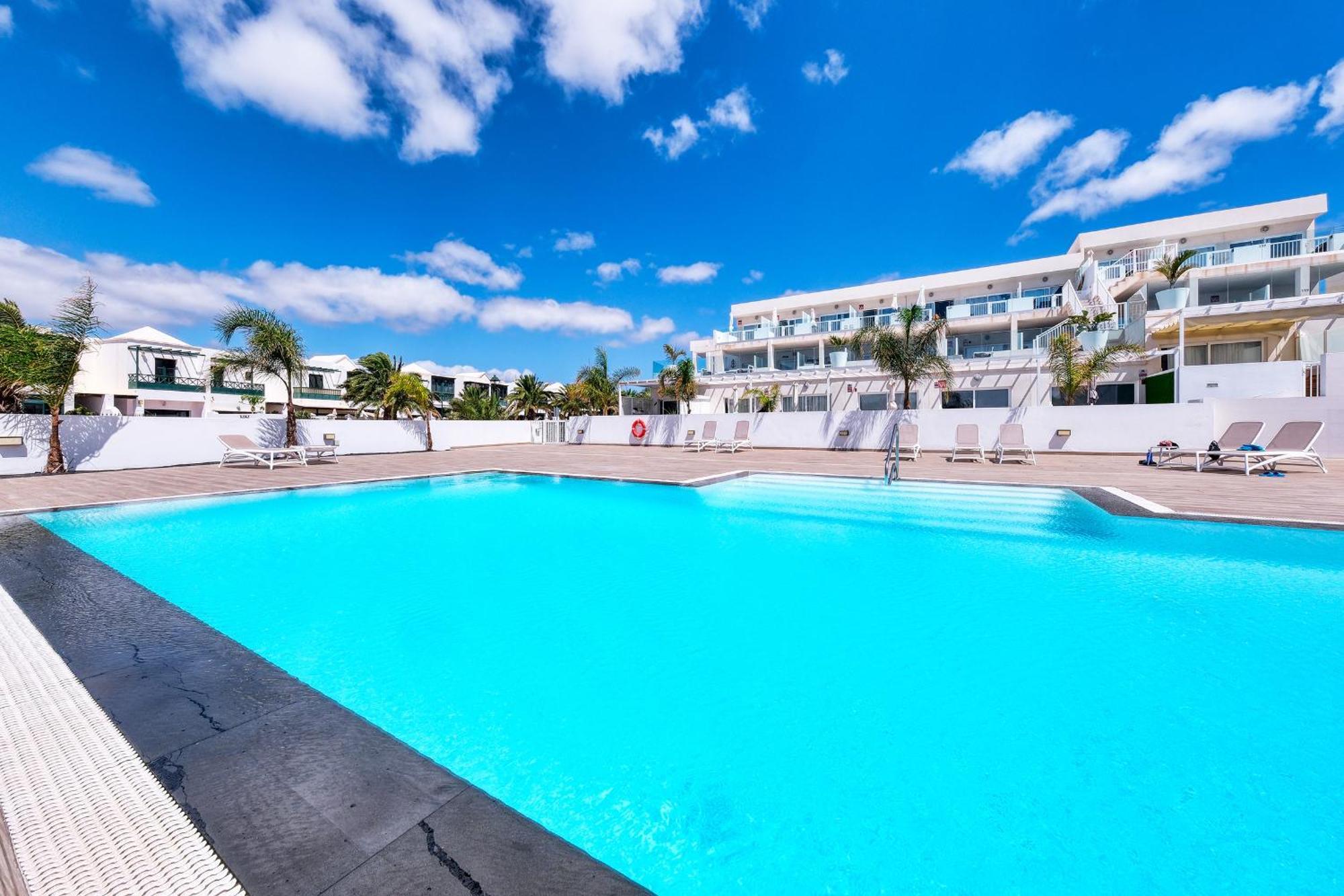 Luminosa Vivienda Vacacional Con Vista A La Piscina Costa Teguise Extérieur photo